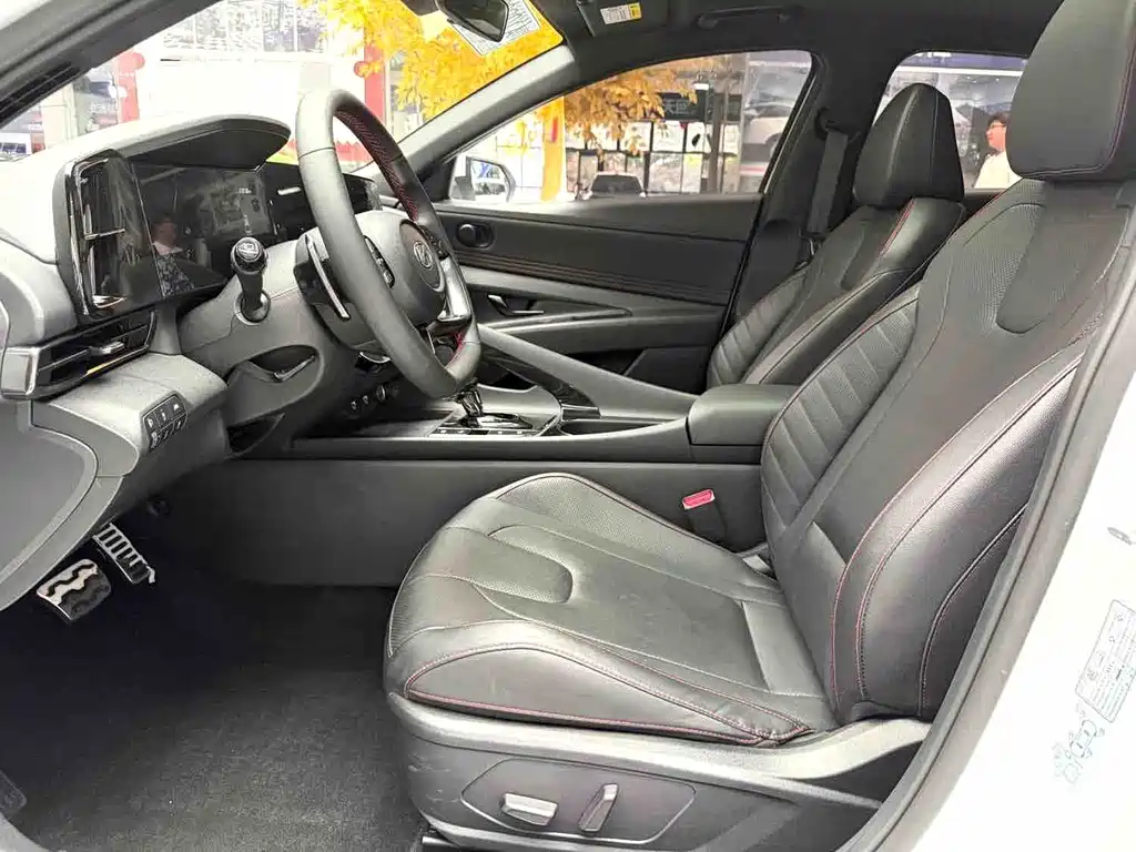 Hyundai Elantra 2022