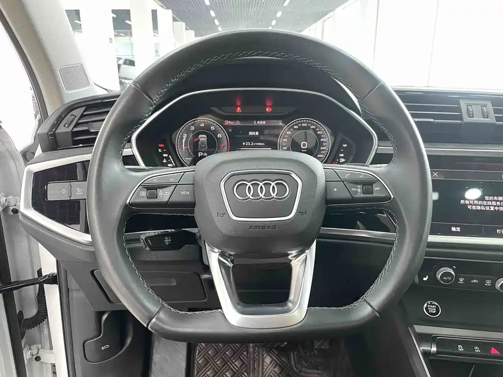 Audi Q3 2022 — фото 8