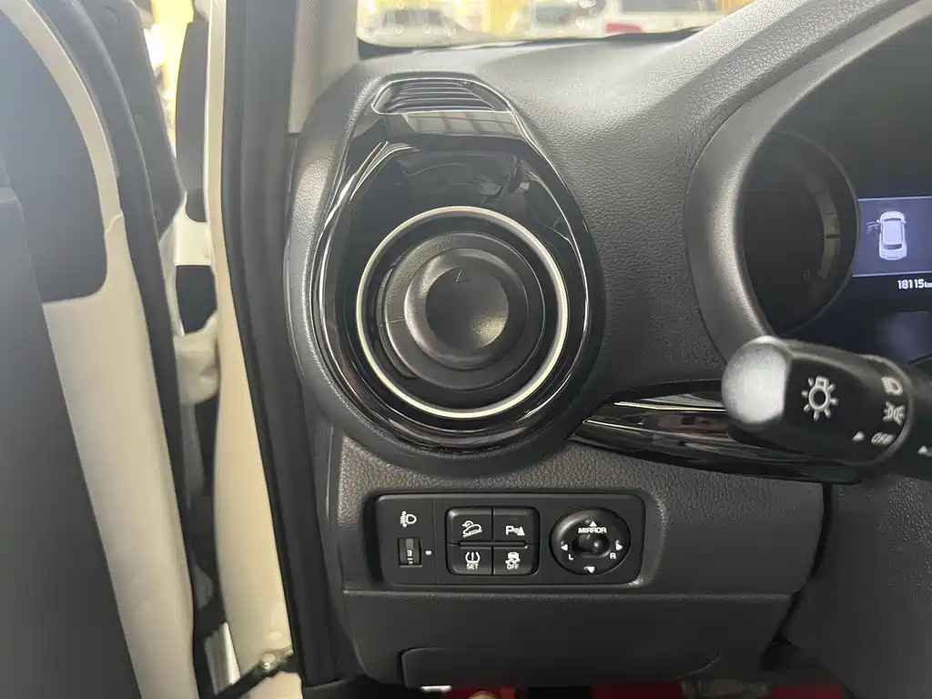 Kia KX1 2022 — фото 11