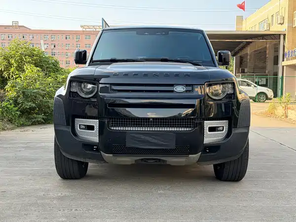 Land Rover Defender 2021