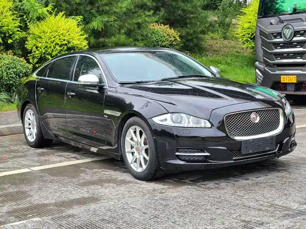 Jaguar XJ 2015