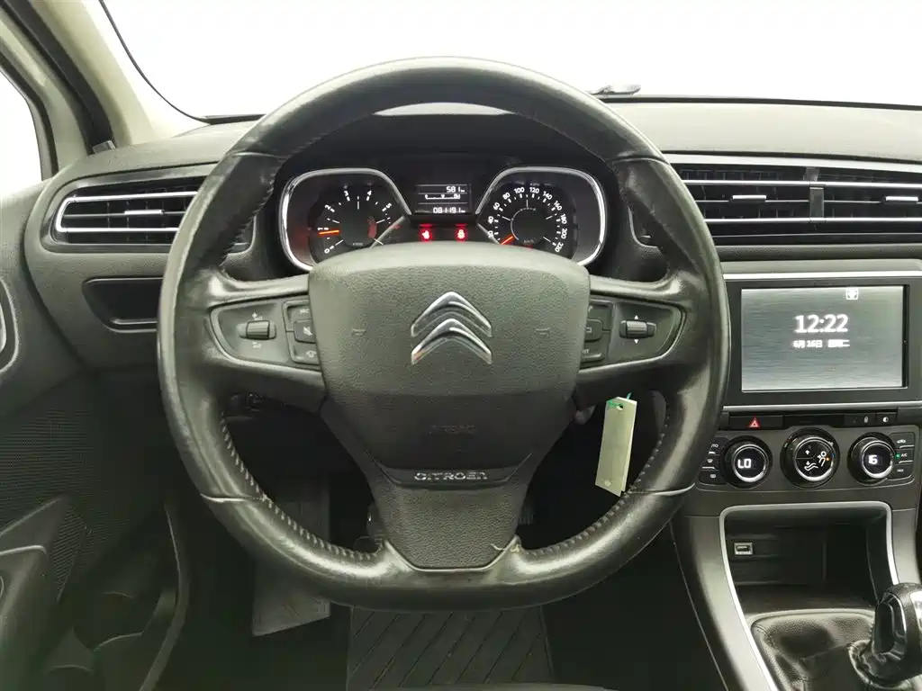 Citroen C4 2016 — фото 11