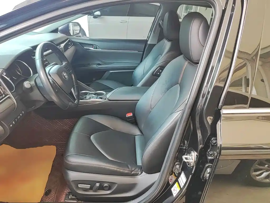 Toyota Camry 2019 — фото 15