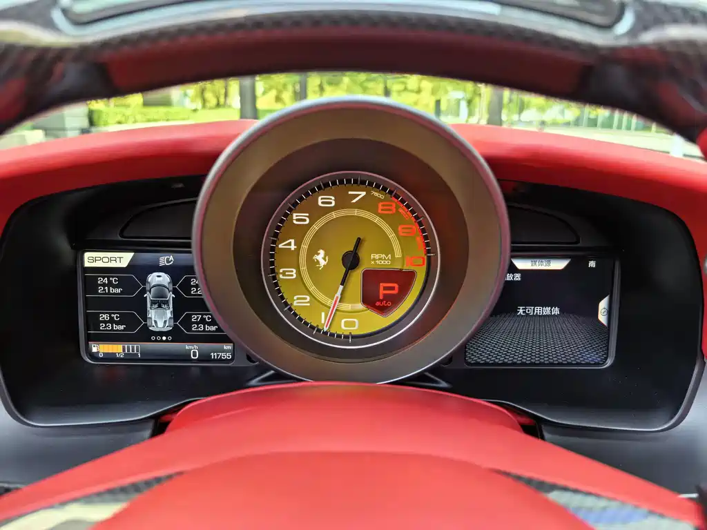 Ferrari F8 2021 — фото 27