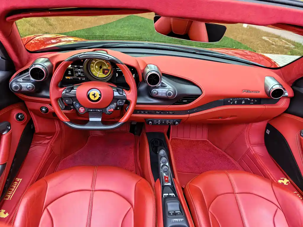 Ferrari F8 2021 — фото 29