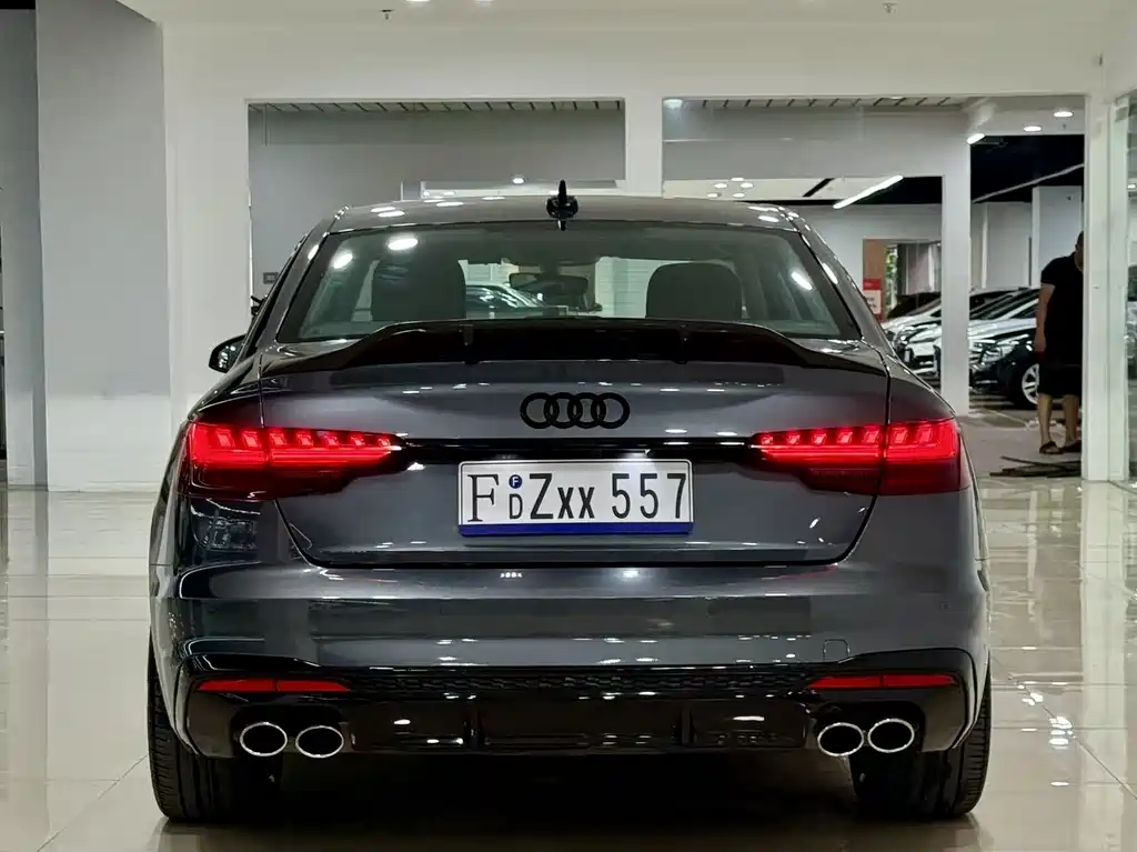 Audi A4L 2021 — фото 4