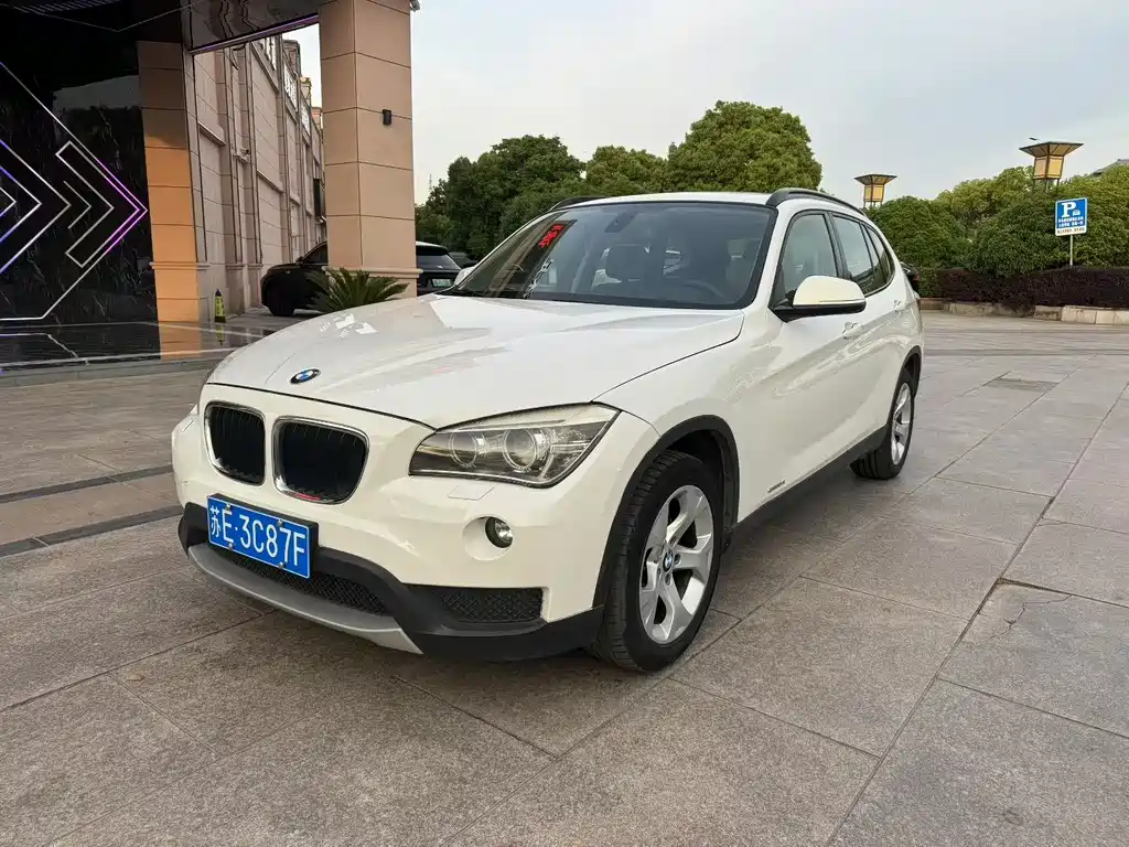 BMW X1 2013 — фото 1
