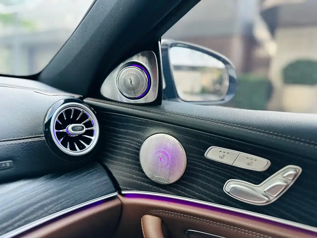 Mercedes-Benz E-Class 2022 — фото 15