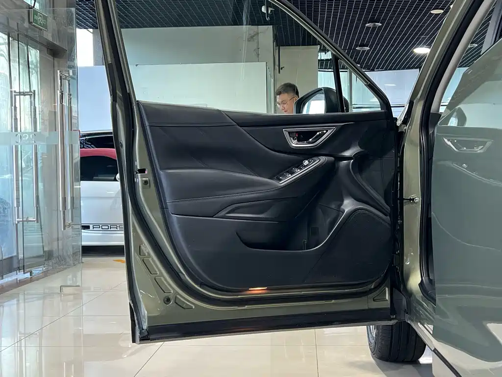 Subaru Forester 2019 — фото 10
