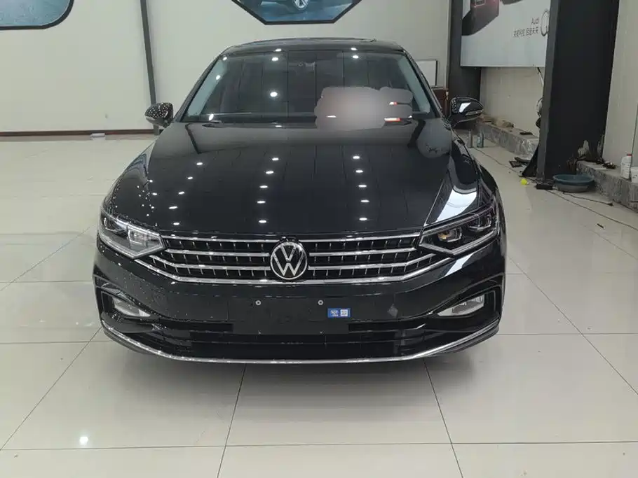 Volkswagen Magotan 2025
