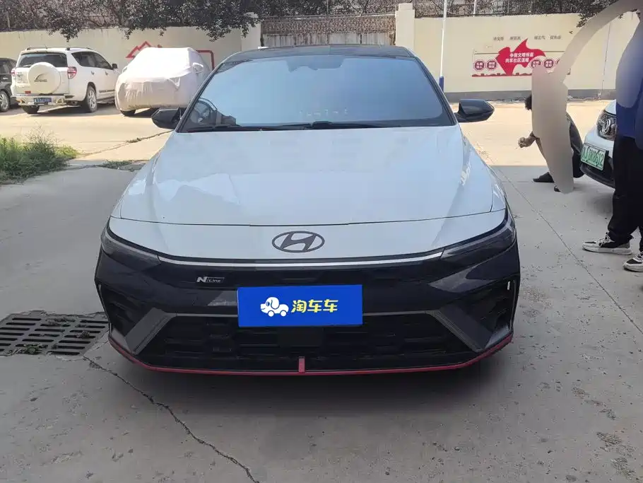 Hyundai Elantra 2025