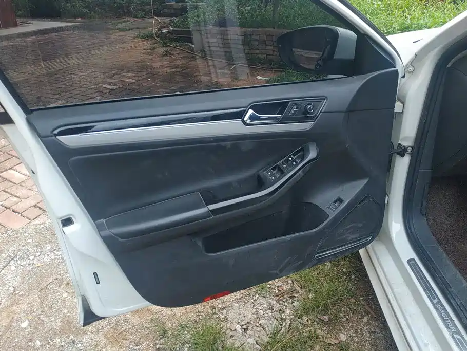 Volkswagen Sagitar 2018
