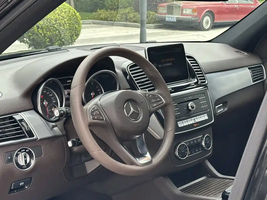 Mercedes-Benz GLE 2015 — фото 14