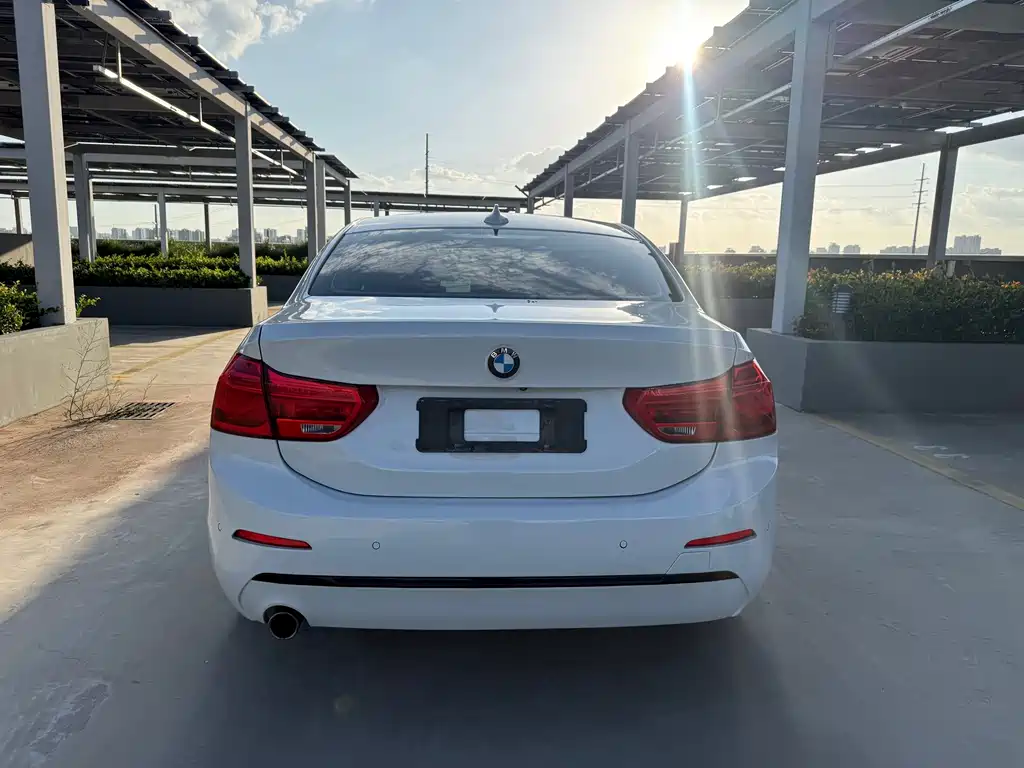 BMW 1 Series 2018 — фото 3