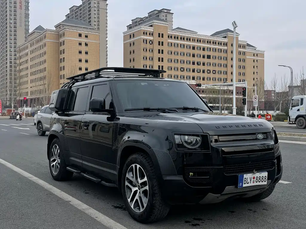 Land Rover Defender 2023