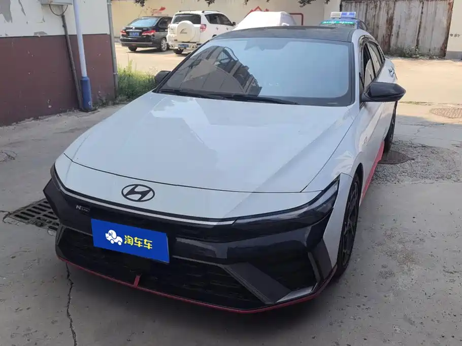 Hyundai Elantra 2025