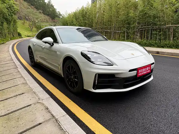 Porsche Panamera 2024