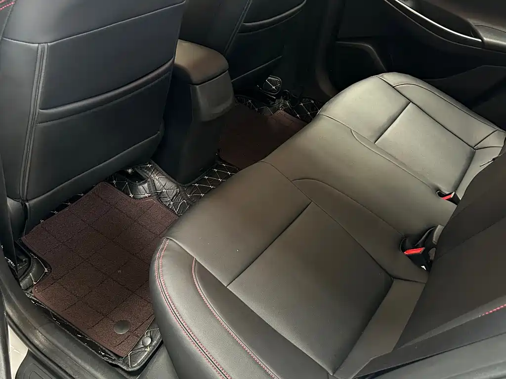 Hyundai Elantra 2019 — фото 20