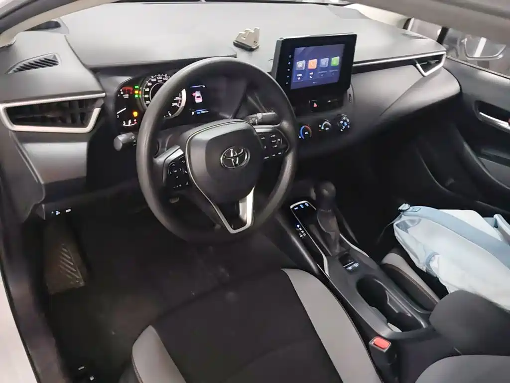 Toyota Corolla 2023 — фото 10