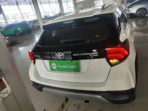 Toyota Yaris L 2022