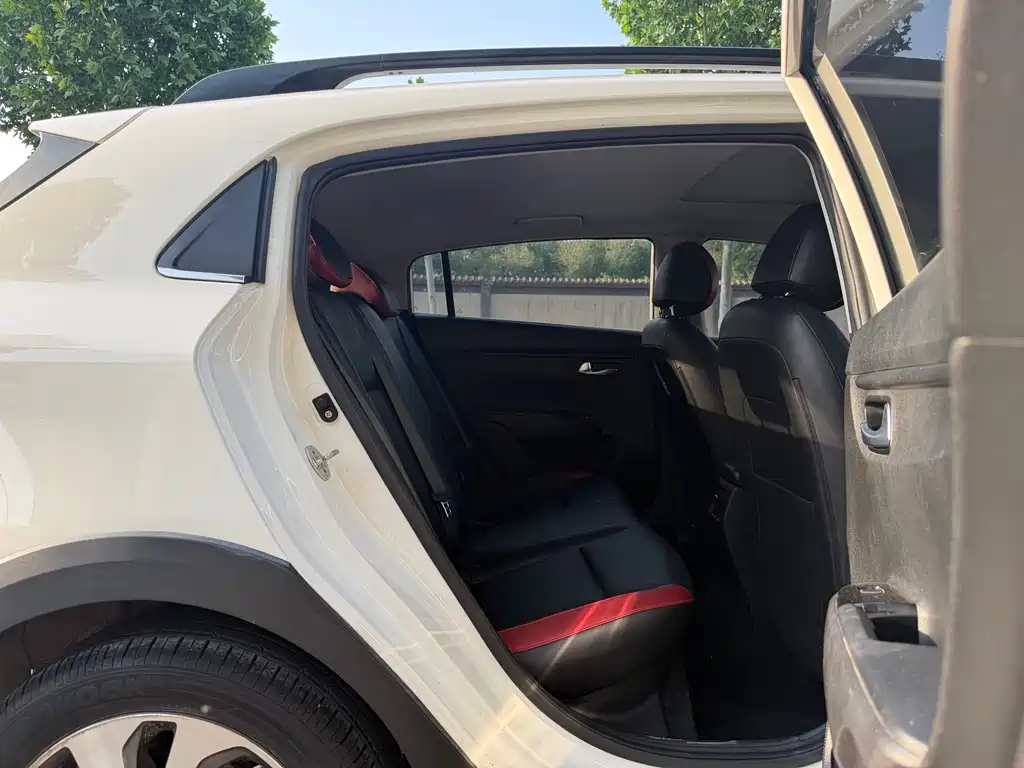 Kia KX CROSS 2017 — фото 12