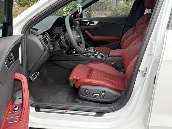 Audi A4L 2025