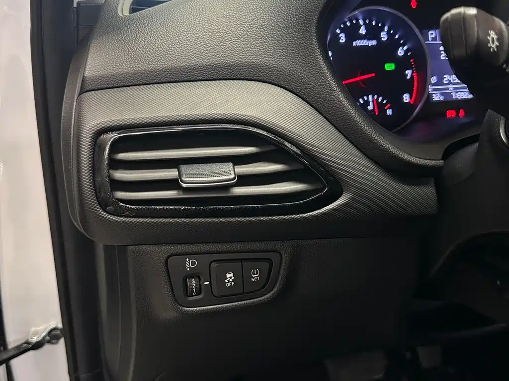 Hyundai Elantra 2019 — фото 12
