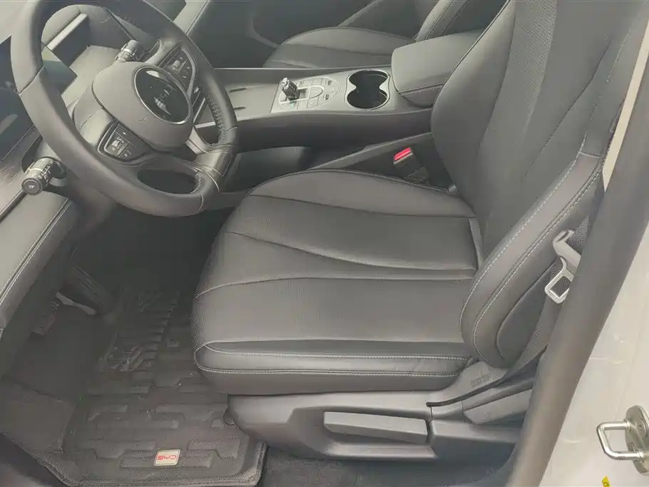BYD Seal 05 DM-i 2025 — фото 9