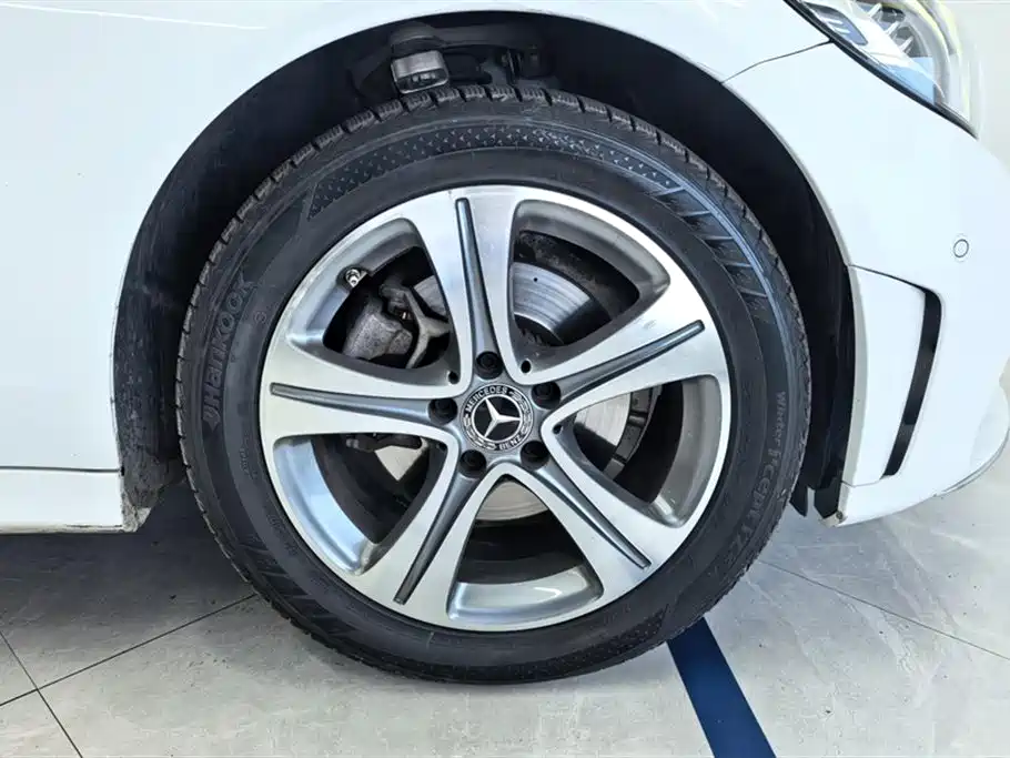 Mercedes-Benz C-Class 2021