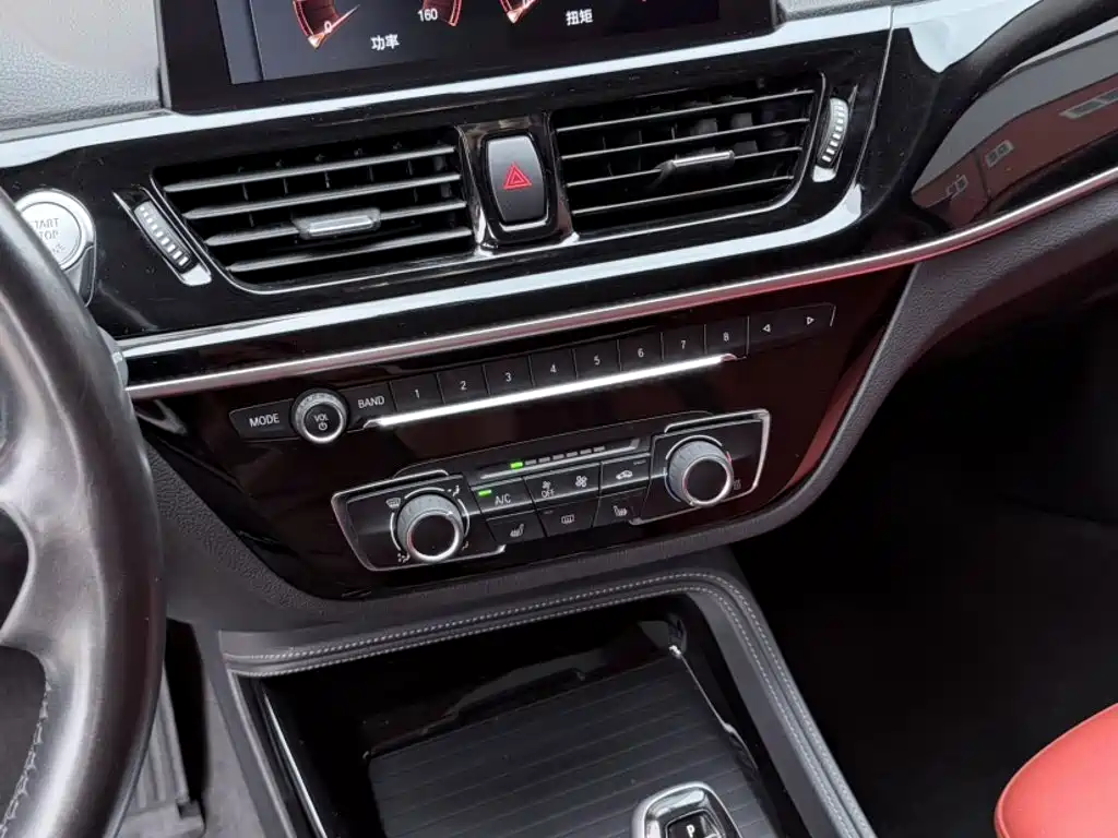 BMW 1 Series 2020 — фото 14