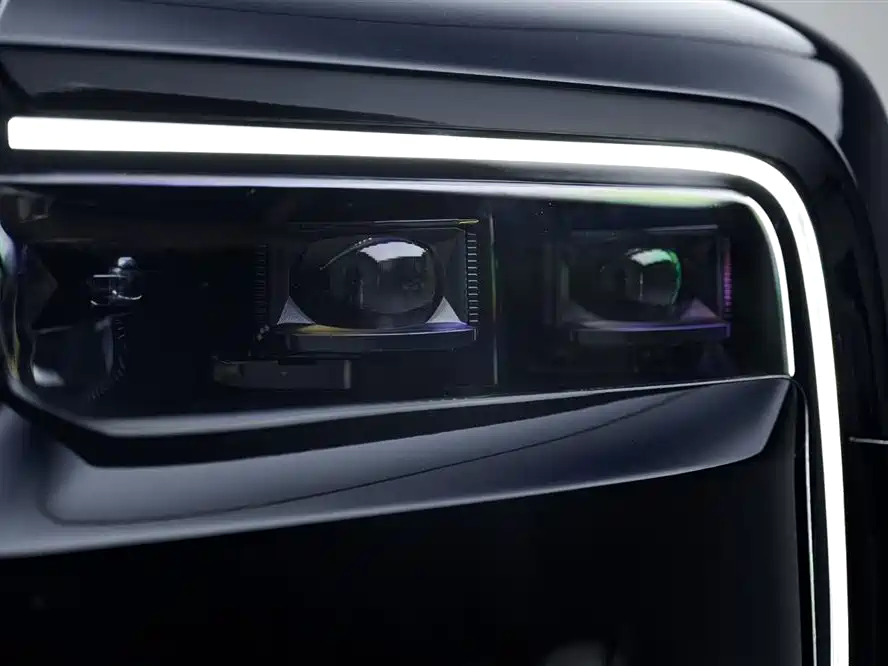 Rolls-Royce Cullinan 2021 — фото 10