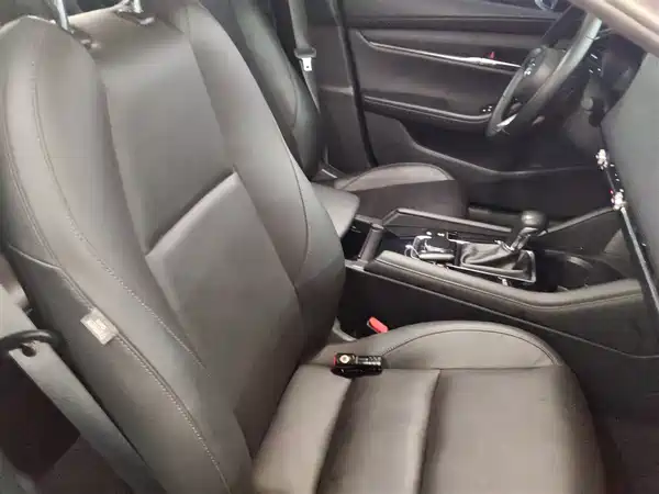 Mazda 3 Axela 2022