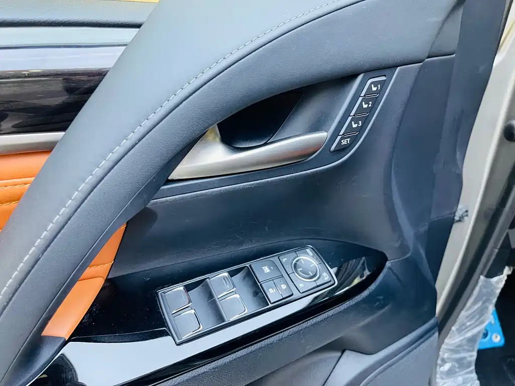 Lexus LX 2020 — фото 16