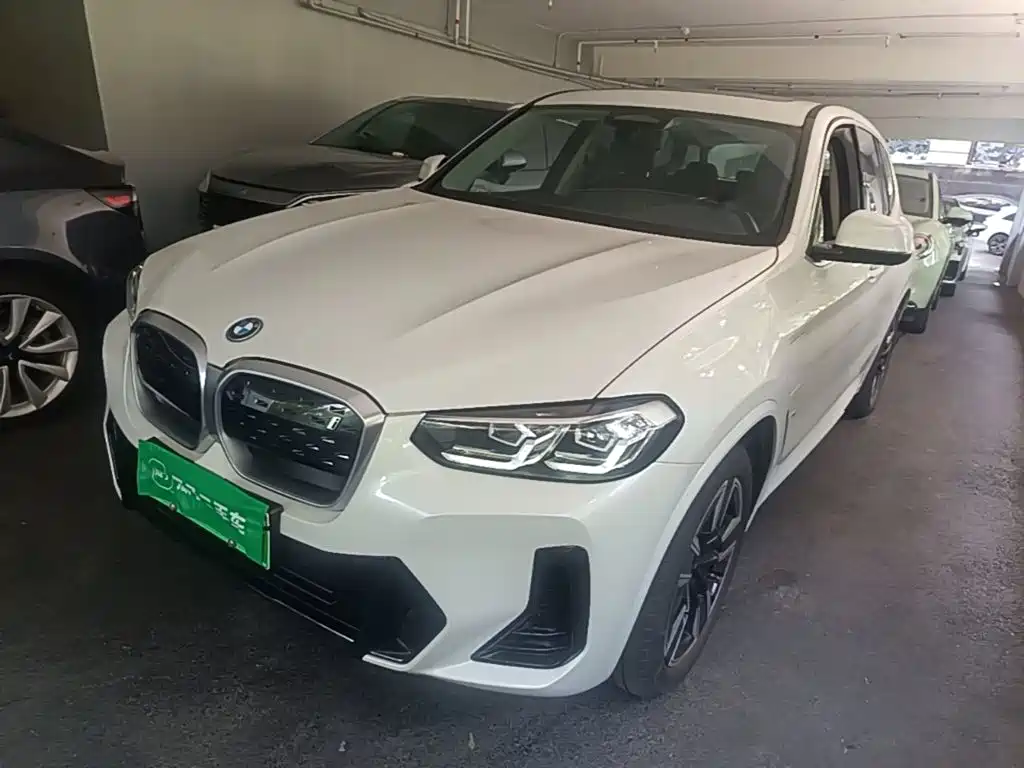 BMW iX3 2022 — фото 1