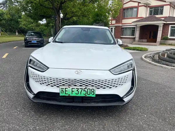 SERES Cyrus SF5 2021