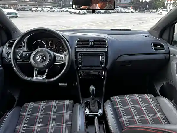 Volkswagen Polo 2016