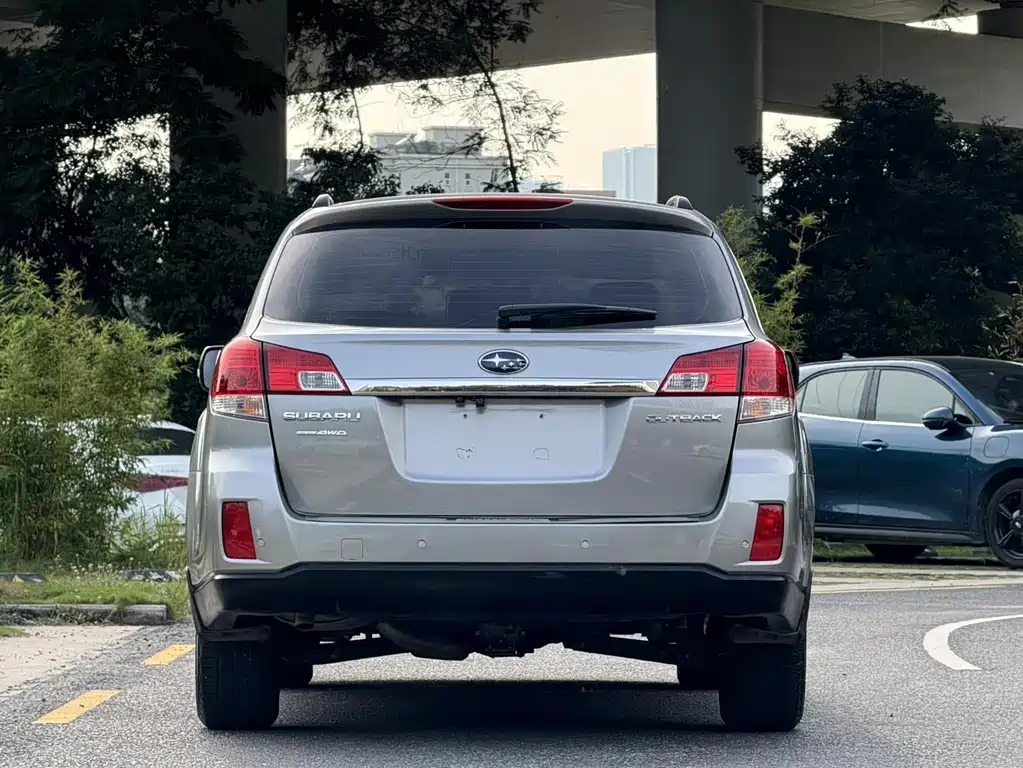 Subaru Outback 2010 — фото 6