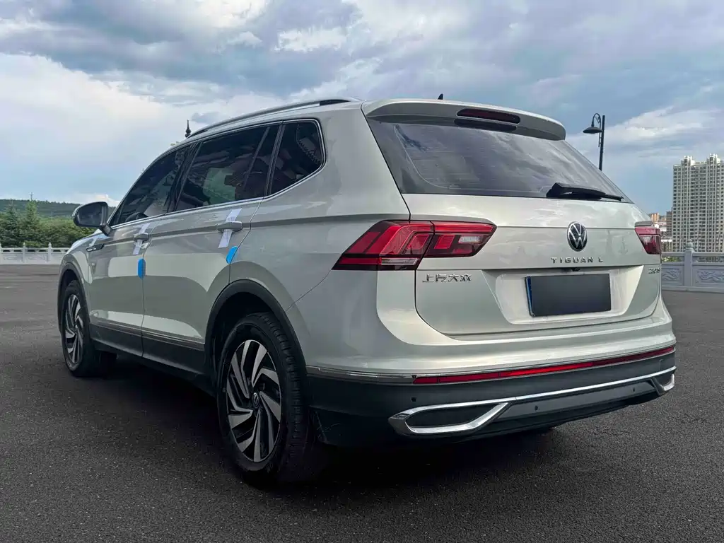 Volkswagen Tiguan L 2022 — фото 4