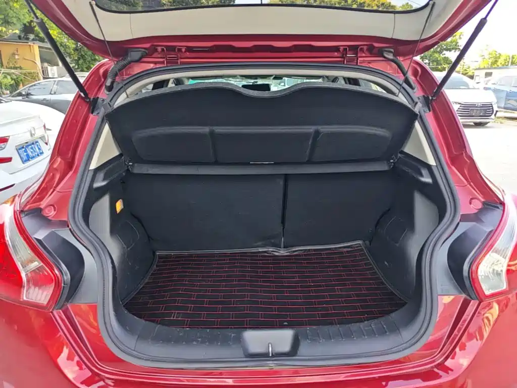 Nissan Tiida 2016 — фото 19