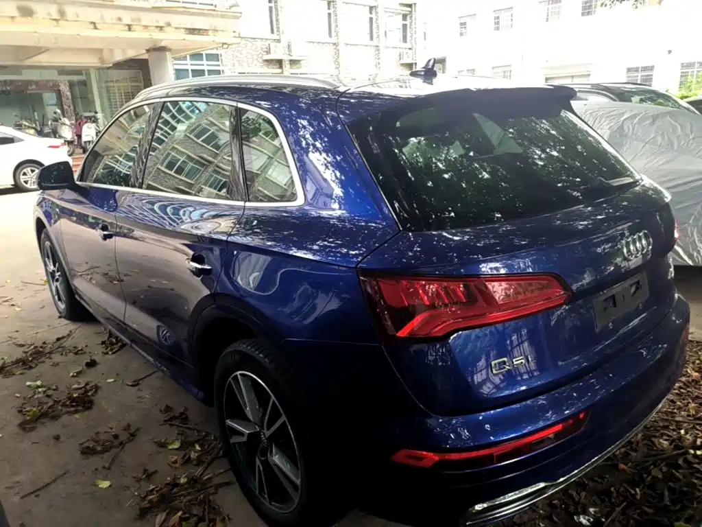 Audi Q5L 2019 — фото 23