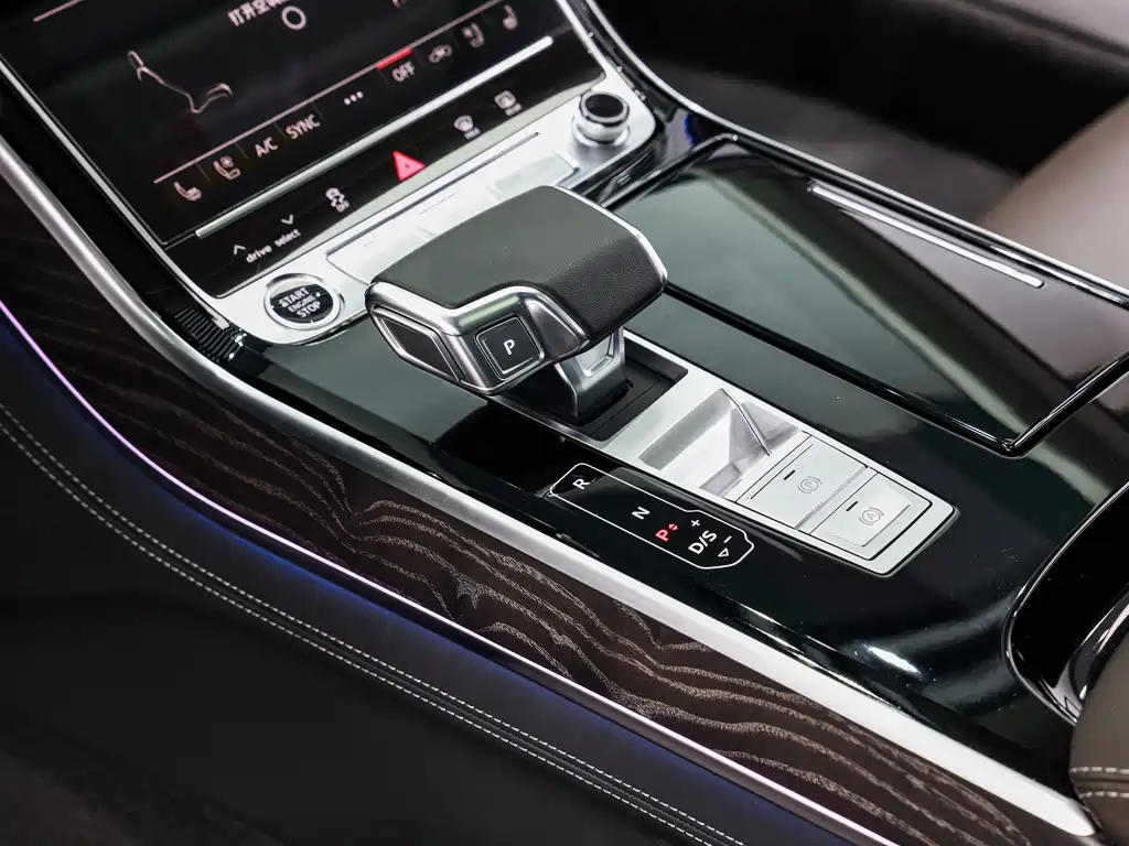 Audi A8 2024 — фото 18