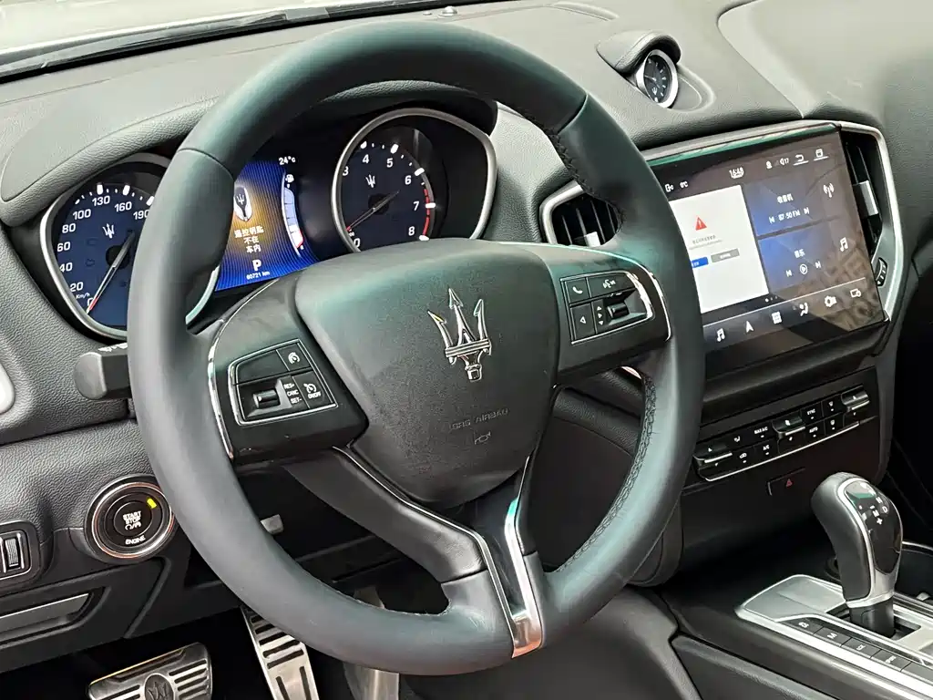 Maserati Ghibli 2015 — фото 18
