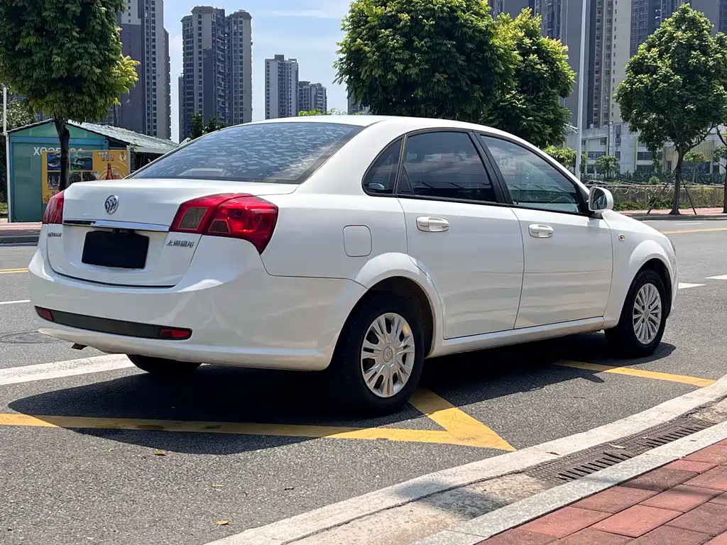 Buick Excelle 2015 — фото 7