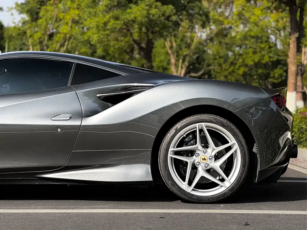 Ferrari F8 2021 — фото 10