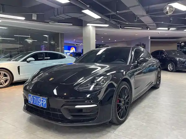 Porsche Panamera 2023