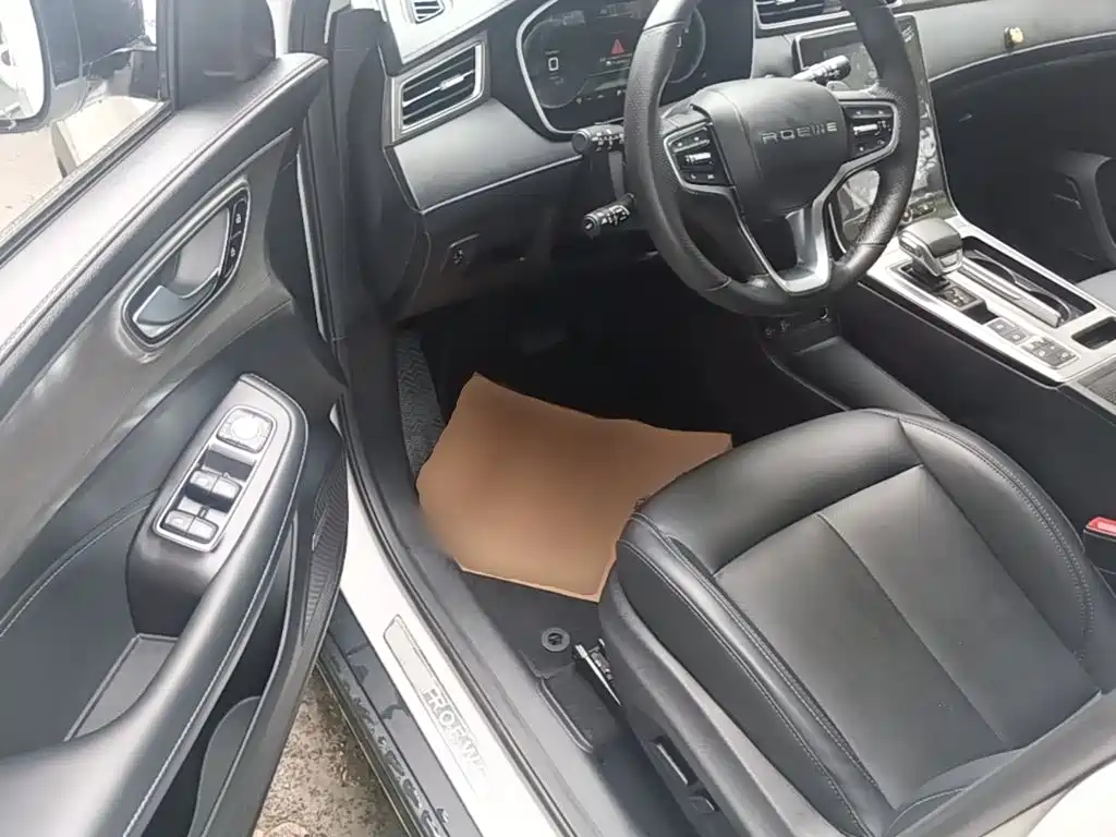 Roewe RX5 New Energy 2021 — фото 16