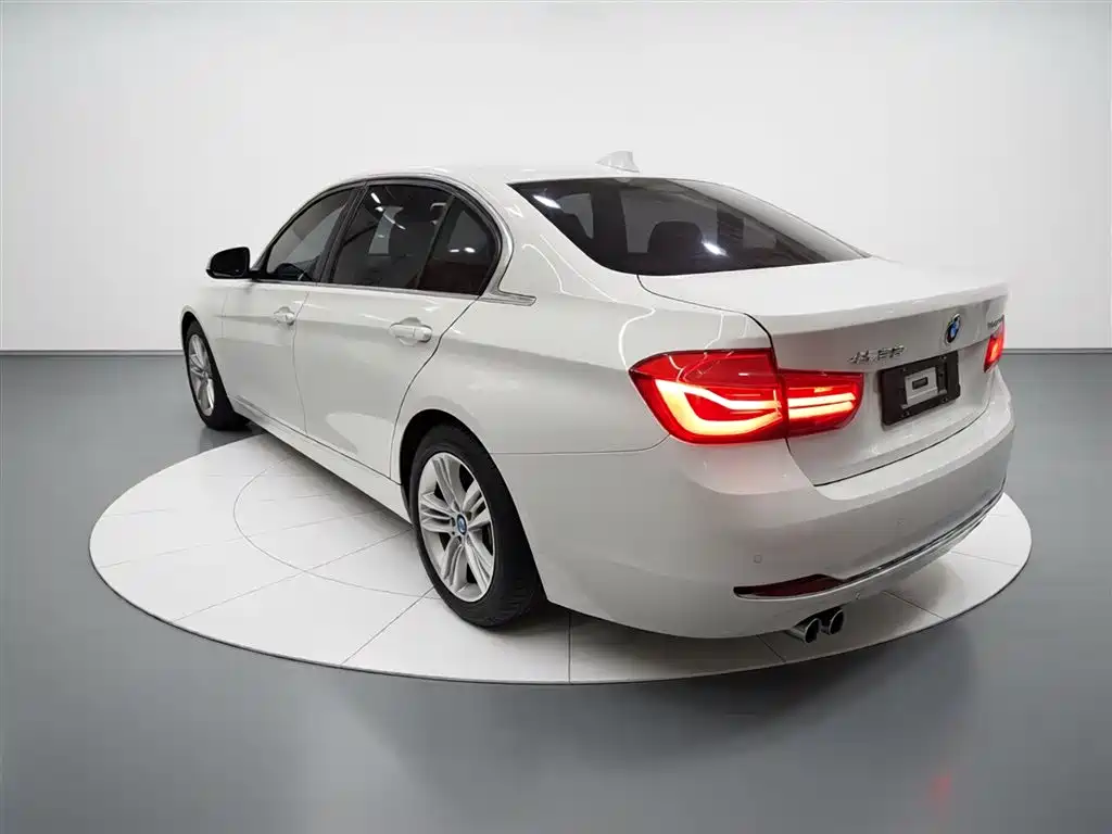 BMW 3 Series 2017 — фото 23