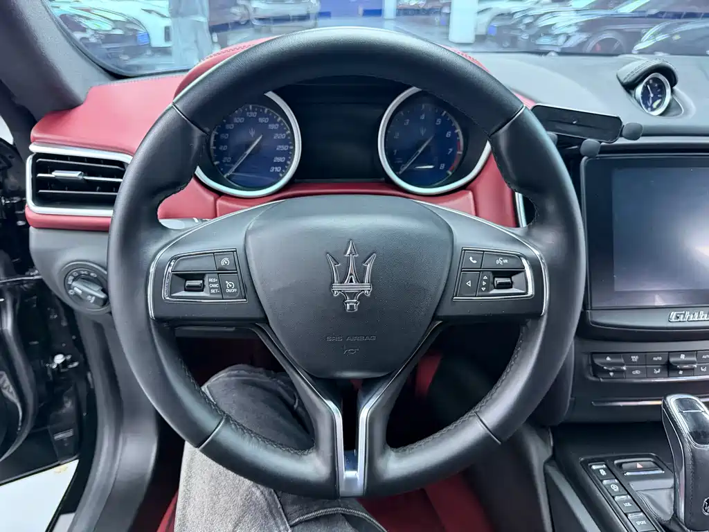 Maserati Ghibli 2019 — фото 7