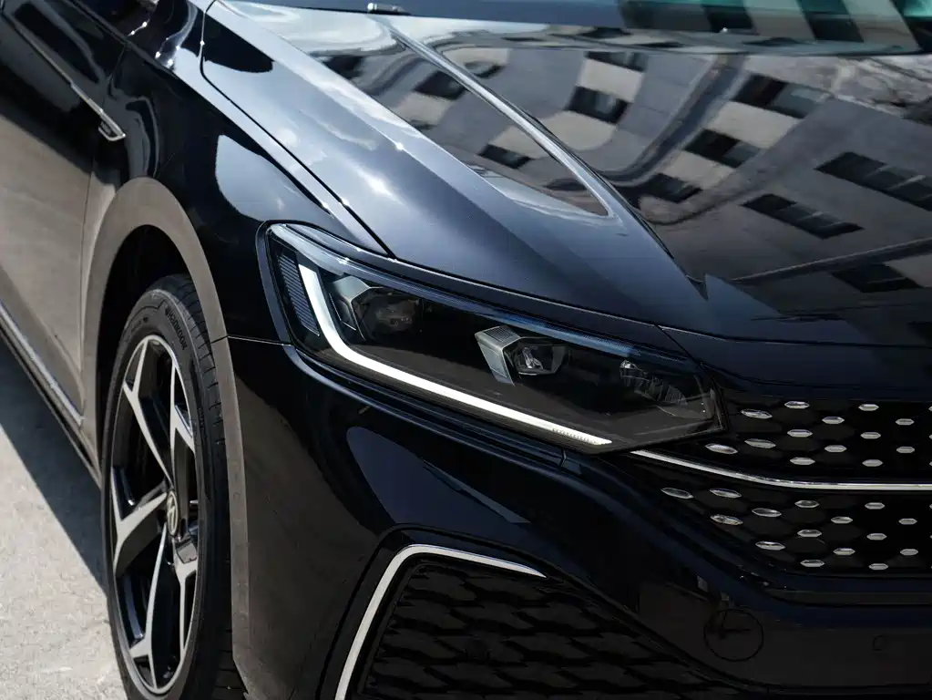 Volkswagen Passat 2025