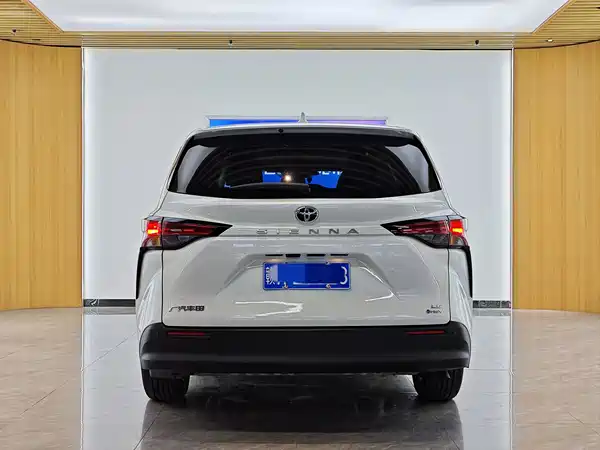 Toyota Sienna 2024
